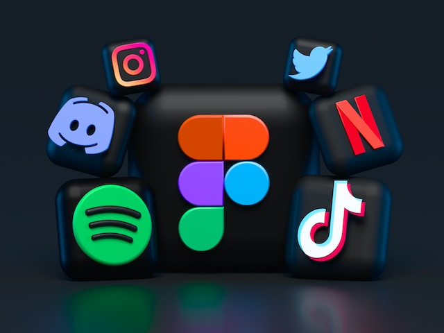 social media: tik tok, twitter, instagram, spotify, netflix, discord